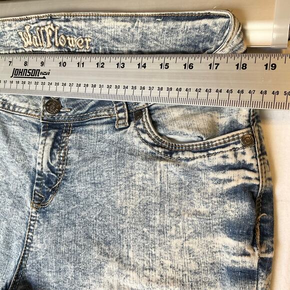 Wall Flower Women Skinny Jeans size 17 Blue Mid Rise Stretch Ankle Length - Picture 2 of 11